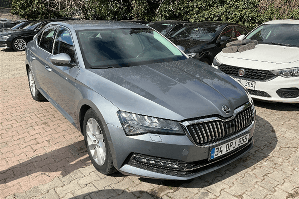 SUPERB PREMIUM 1.6 TDI SCR 120 HP DSG