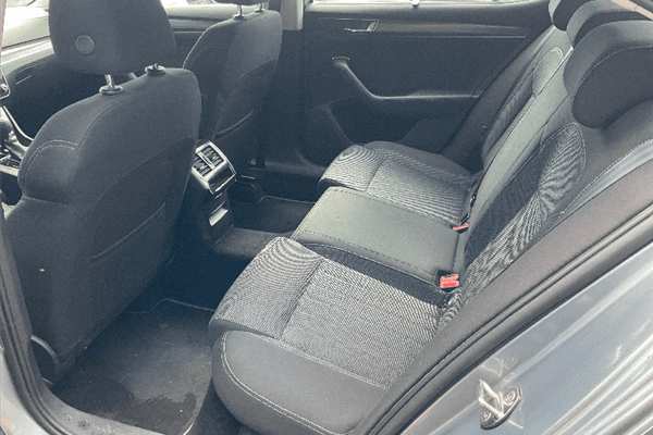 SUPERB PREMIUM 1.6 TDI SCR 120 HP DSG 4