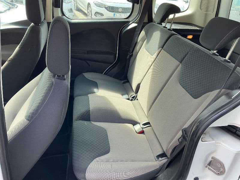 TOURNEO COURIER KOMBI MCA 1.5 L TDCI 100PS DELUXE (6.2) 9